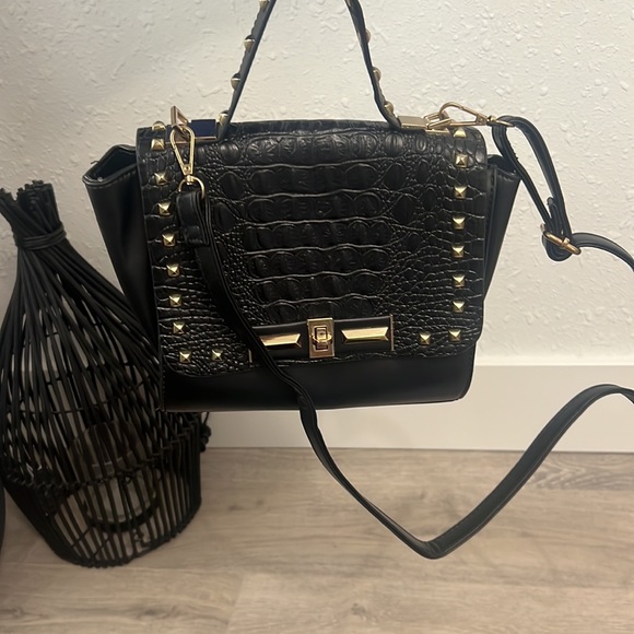 #41 Black Crossbody With Gold Studs - Picture 6 of 10